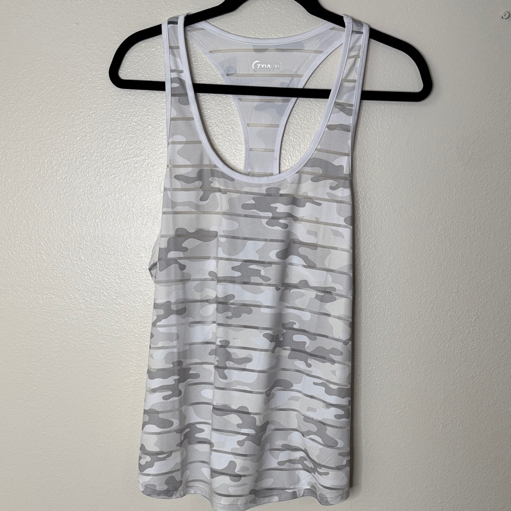 Zyia active Gray and White Camo Havana Muscle Tank top size XL
